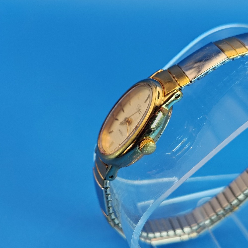 Vintage 1995 Timex‎ Oval Women's Quartz Watch Size Stretch Bracelet 6.25-8.25 - Picture 4 of 6
